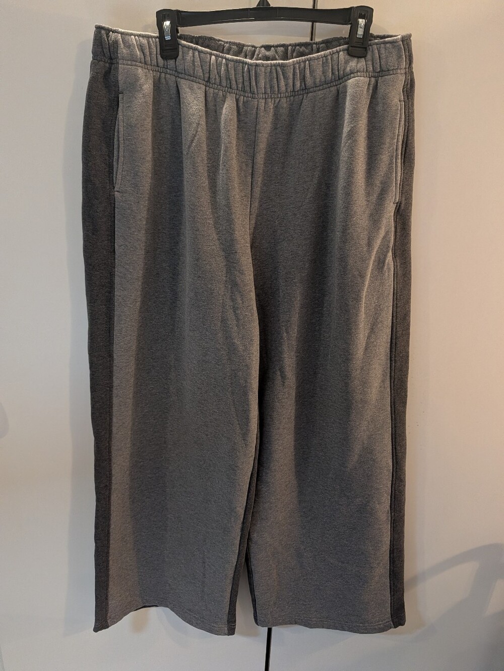 Athleta Woman's XL Wide Leg Gray Two-Tone Knit Sweatpants